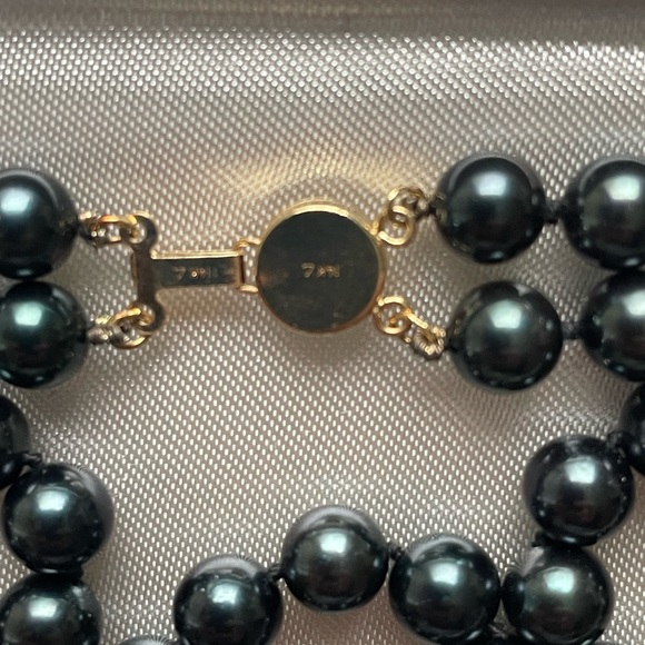 Double-Strand Black Pearl Necklace - Picture 7 of 9